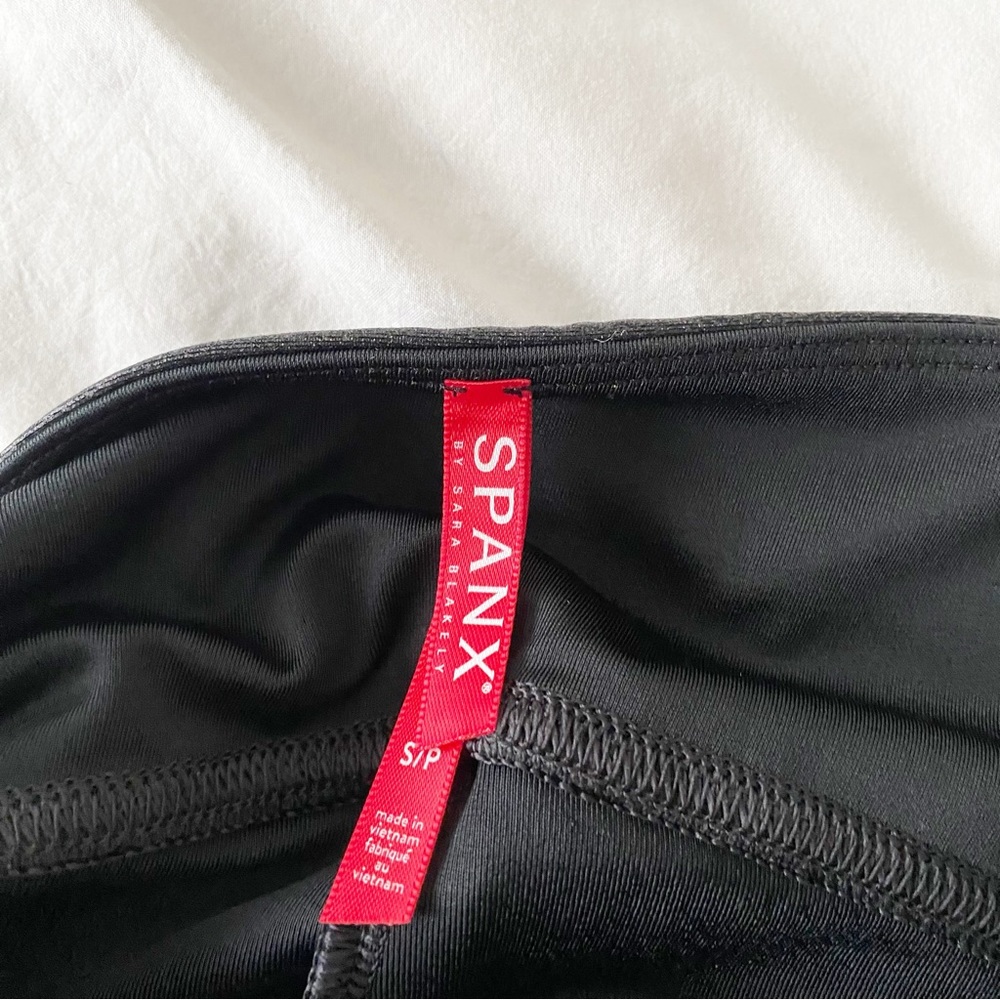 New Spanx Faux Leather Leggings Size S/P Black - Picture 7 of 10